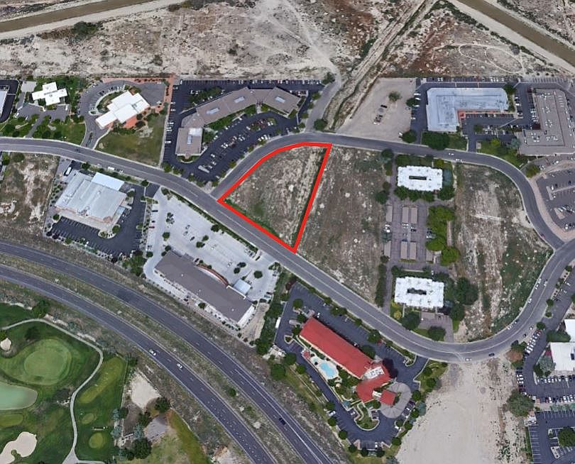 2nd image of 2756 Crossroads Blvd