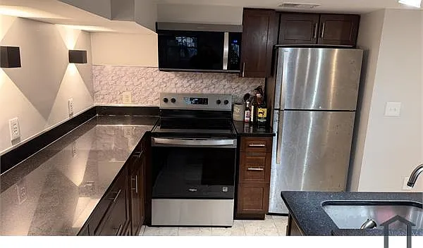 1342 Park Rd NW #B — Photo 6