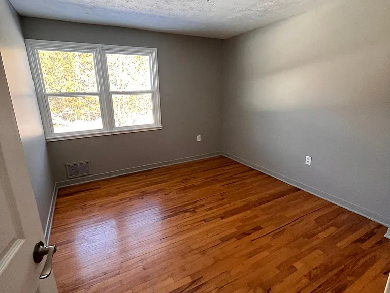 165 Warrior St — Photo 5