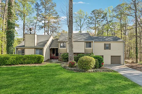 1870 Abercorn Way Photo 1