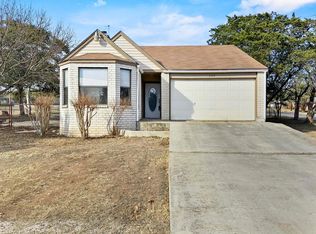 100 Donna Dr, Ingram, TX 78025