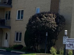 6100 W Leland Ave APT 202, Chicago, IL 60630