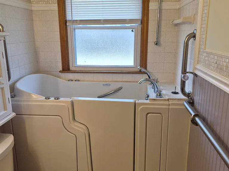 5820 Dellrose Dr — Photo 10