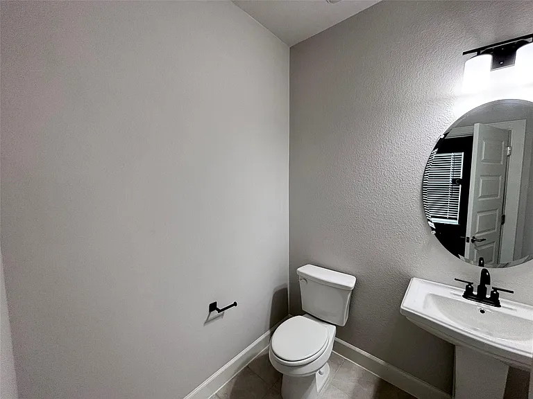 713 Coppell Ct — Photo 9
