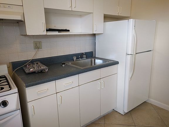 3rd image of 5606 Webster Ave #2