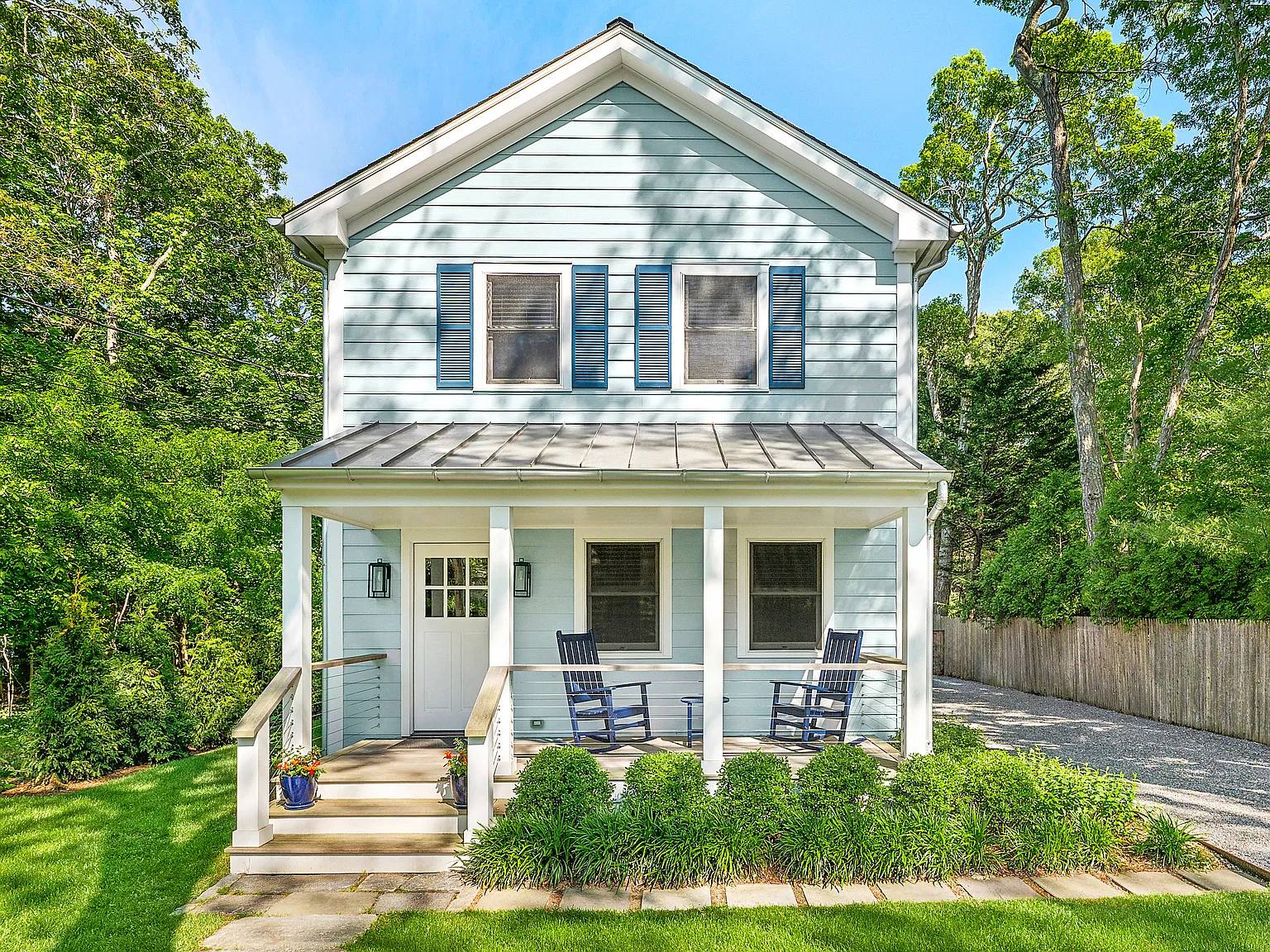 Renovated Chic Sag Harbor Village Rental — Photo 2