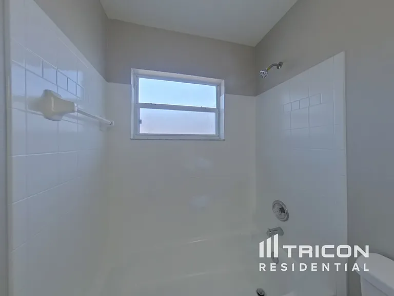 10440 Coconut Grove Ln — Photo 12