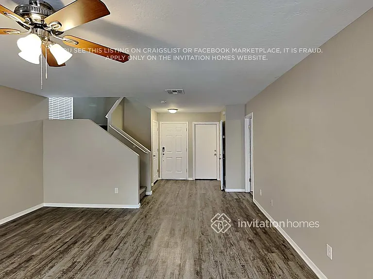 1075 E Rolls Rd — Photo 5
