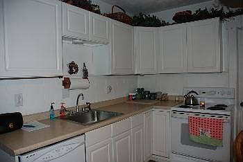 2nd image of 44 E 3rd St