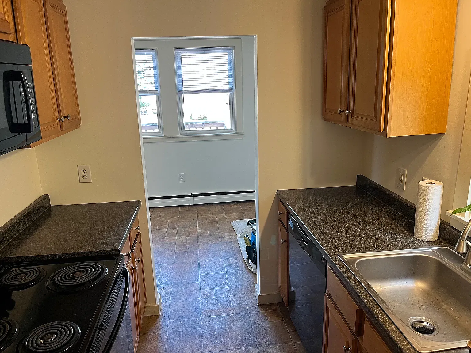 1 bed, 700 sqft, $1,750 — Photo 3