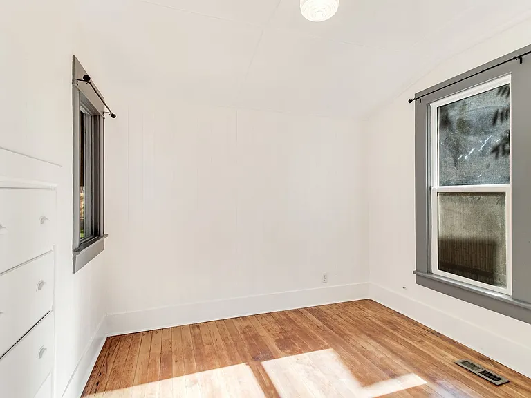 510 S 14th St — Photo 10