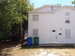 113 W 10th St #2, Taylor, TX 76574