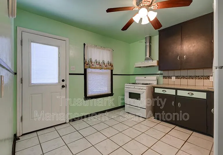1322 W Malone Ave — Photo 6