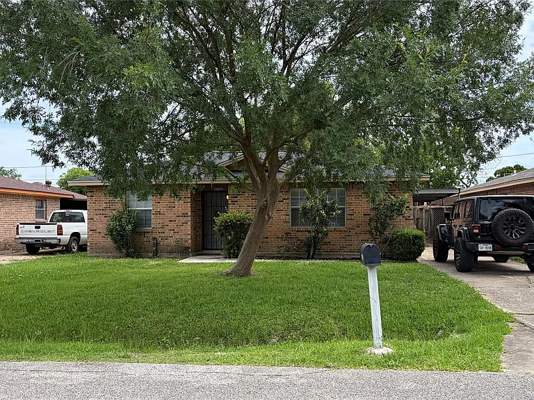 8842 Barton St — Photo 18