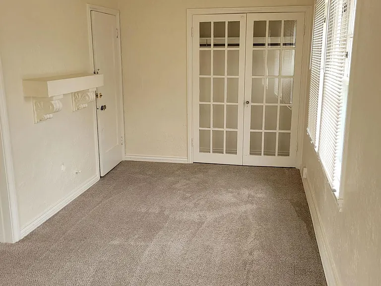 2421 3rd Ave #2421 — Photo 4
