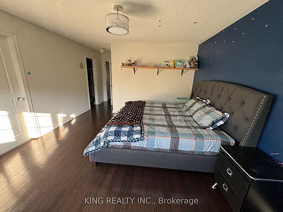 4th image of 18 Eastlake Rd