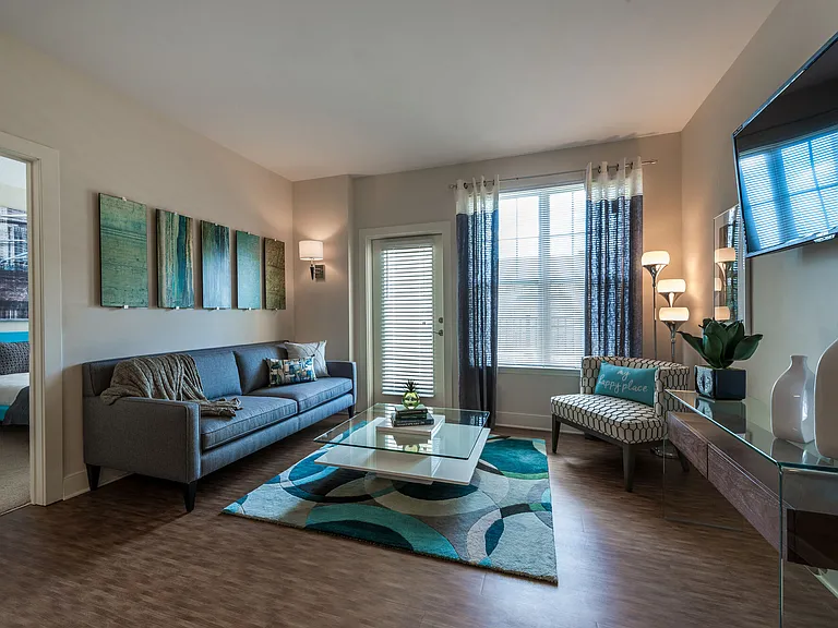 Pinnacle Apartments — Photo 9