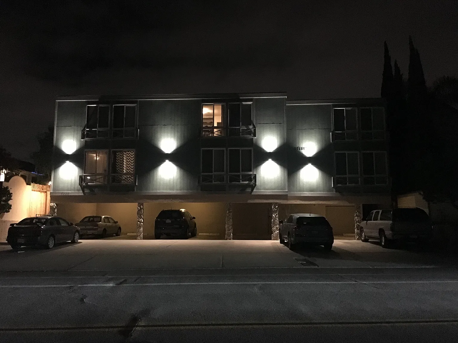 2 bed, 800 sqft, $2,500 — Photo 2