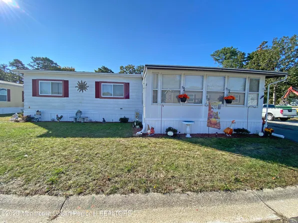 57 Woodchuck Parkway, Whiting, NJ 08759