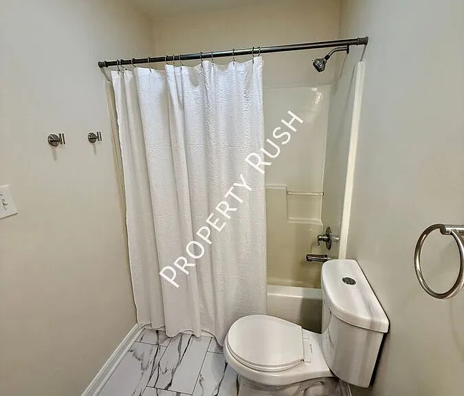 709 N Holly St — Photo 20