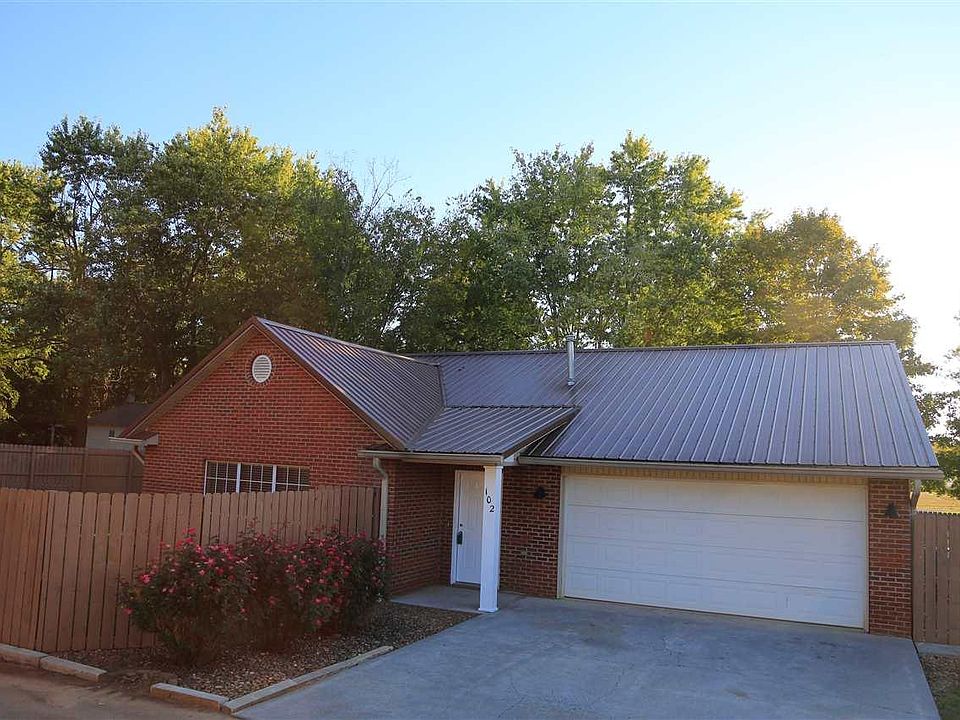 1st image of 102 Persimmon Way