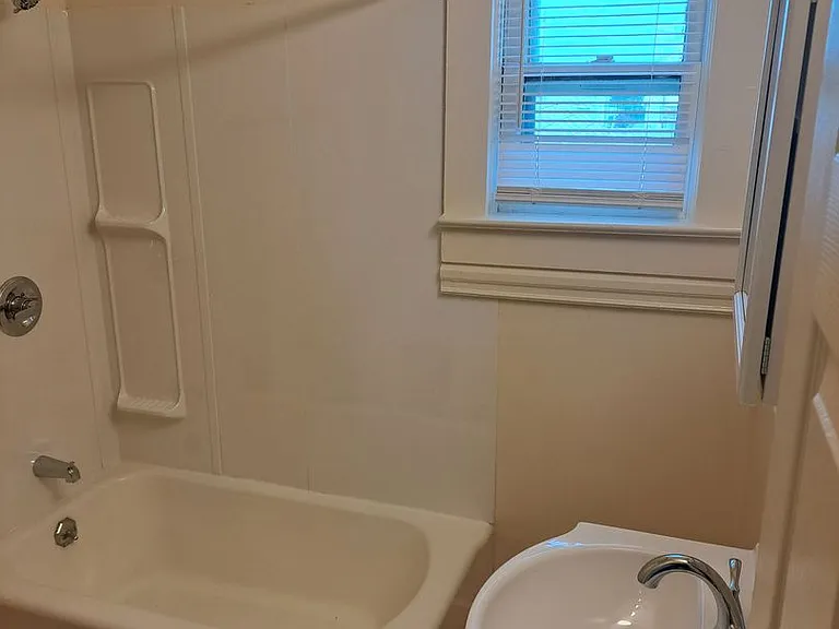 1133 Edgewater Ave — Photo 9