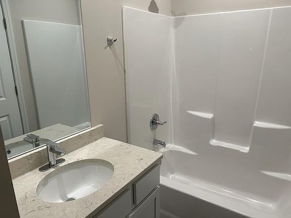 5th image of 208 N Sheridan Ave