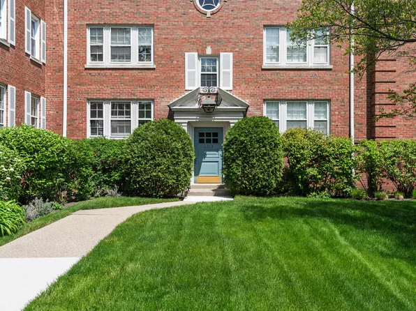 2713 Central St APT 1W, Evanston, IL 60201