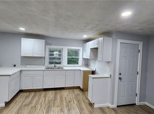 7 Coolidge St, Johnston, RI 02919