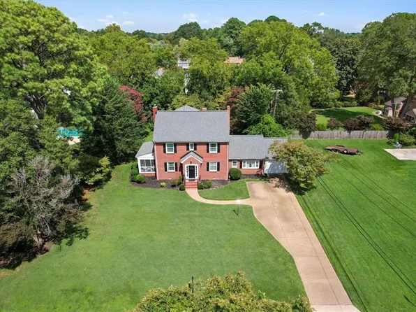 27 Douglas Drive, Newport News, VA 23601