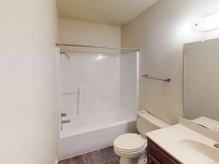 918 Cleveland St — Photo 6