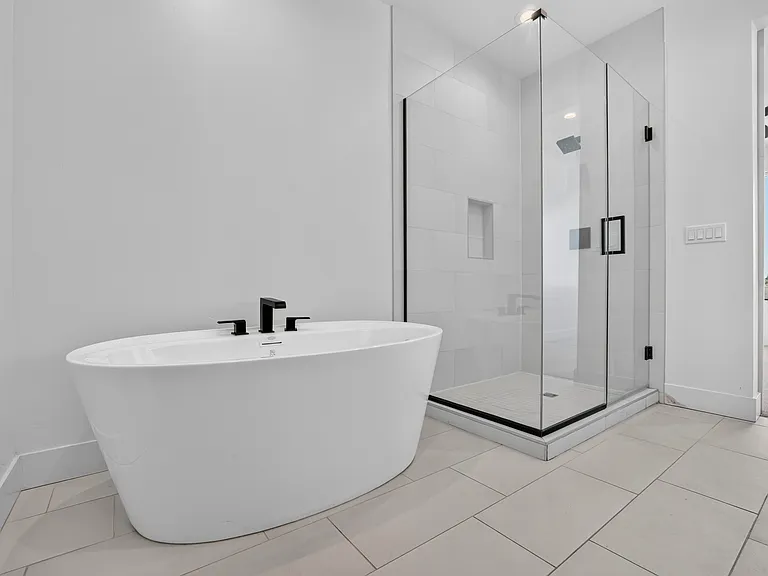 2100 E Island Cove Ln — Photo 17