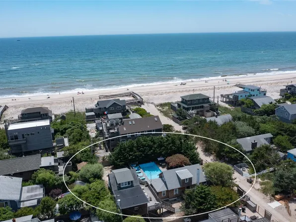 30 Champlain St, Ocean Beach, NY 11770