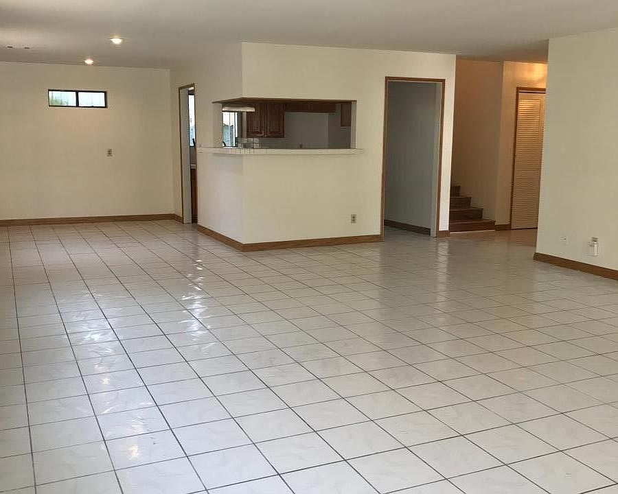 Living/Dining Area
