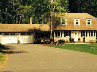 12 Concord Dr, East Granby, CT 06026