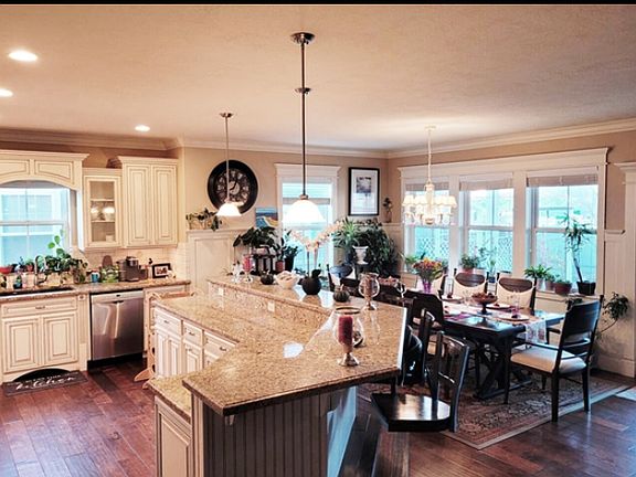 2nd image of 10662 S Belleville Way