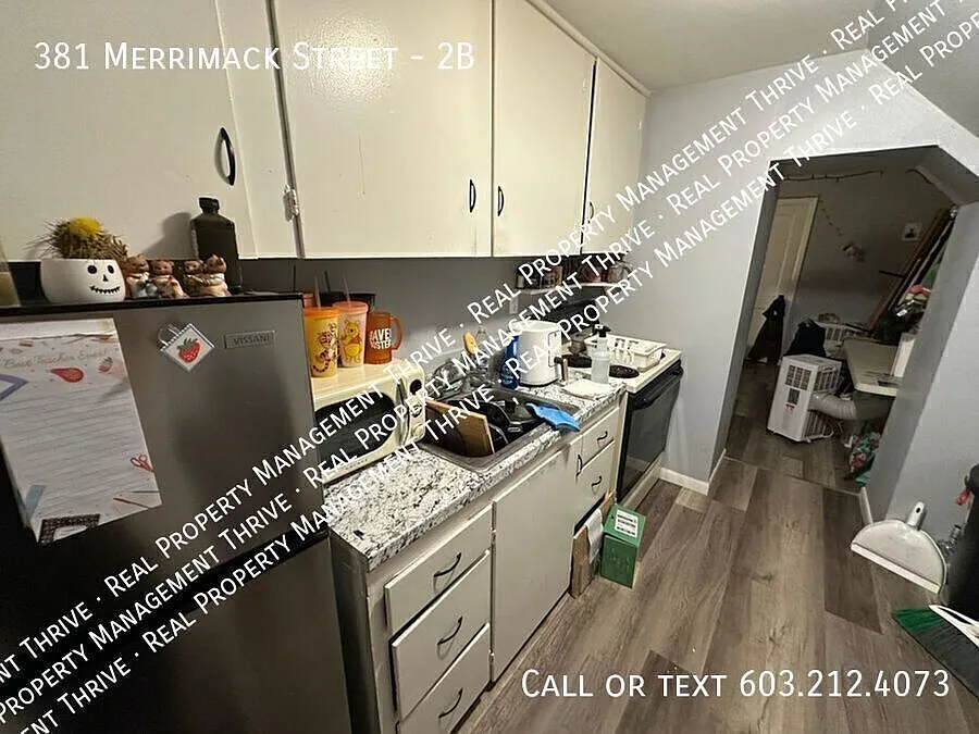 Studio With Off-Street Parking - Deposit Free Living To Qualified Renters Through Obligo! — Photo 4