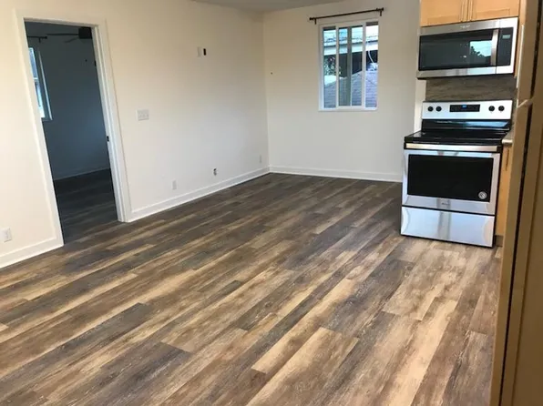 923 1st St, Pearl City, HI 96782