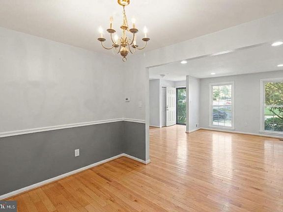 4th image of 9438 Cloverdale Ct
