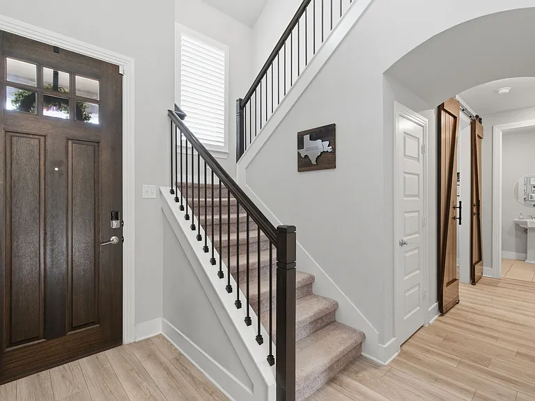2225 Elm Pl — Photo 10
