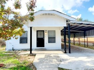 215 NW 22nd St, San Antonio, TX 78207
