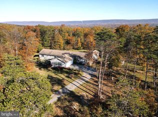 6 Soldier Trl, Berkeley Springs, WV 25411