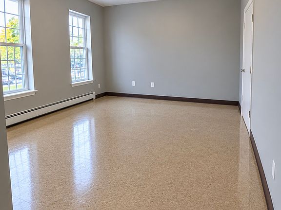 5th image of 10 Maple St APT 1