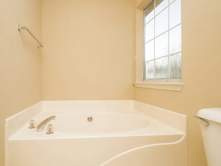 1215 Cedarbend Dr — Photo 8