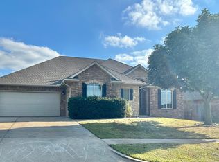 2624 SE 8th St, Moore, OK 73160