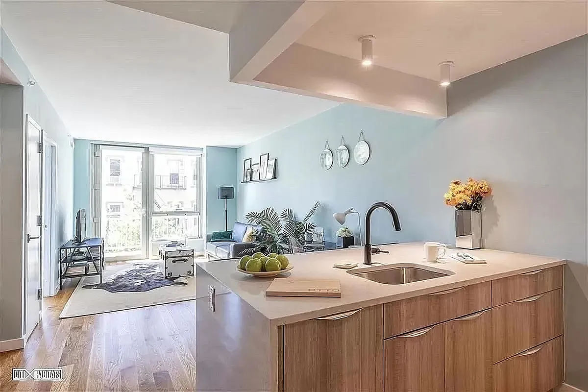 211 Mc Guinness Blvd S — Photo 4