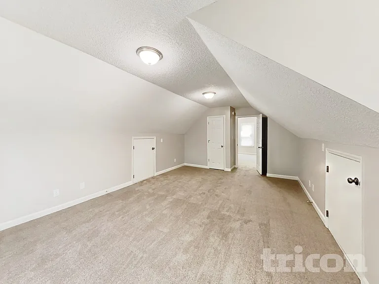 809 Valley Creek Dr — Photo 11