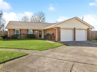 10 Gardere Ct, Harvey, LA 70058