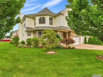 22 Dale Dr, Farmingdale, NY, 11735