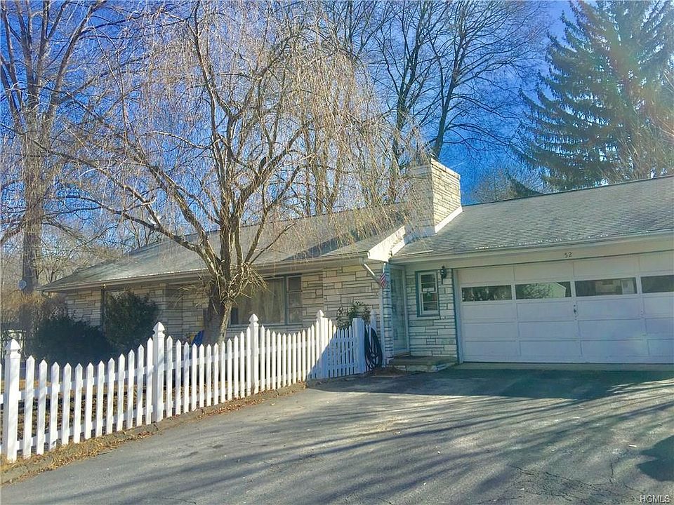 1st image of 52 Lake Dr
